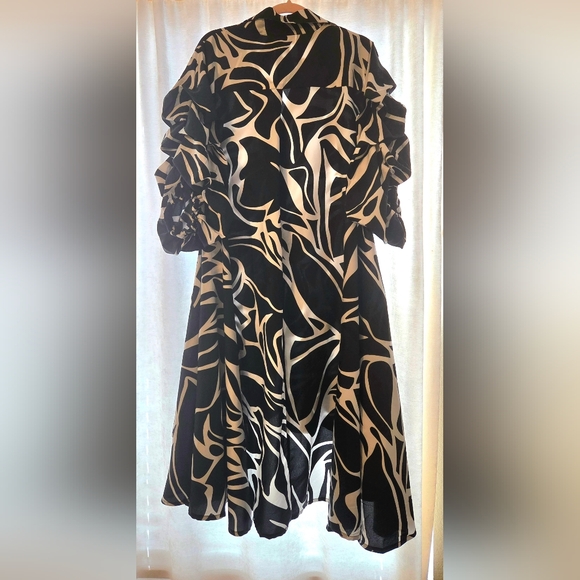 Abstract Dress - Picture 3 of 3